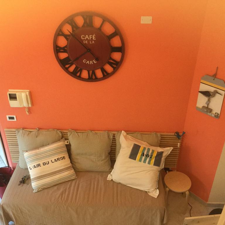 Au Petit Bonheur Apartamento Génova Quarto foto
